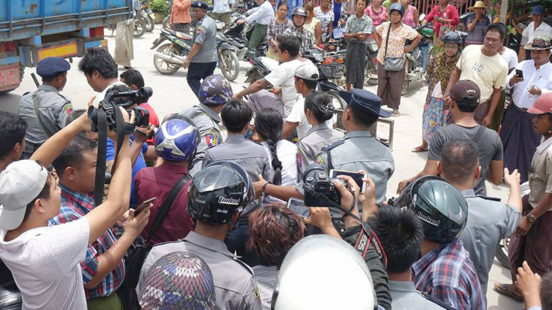 ပုသိမ္ႀကီးၿမိဳ႕နယ္တြင္ က်ဴးေက်ာ္ေနအိမ္မ်ားကို ဖယ္ရွား၊ အမ်ဳိးသမီး ၃ ဦး ဖမ္းဆီးခံရ