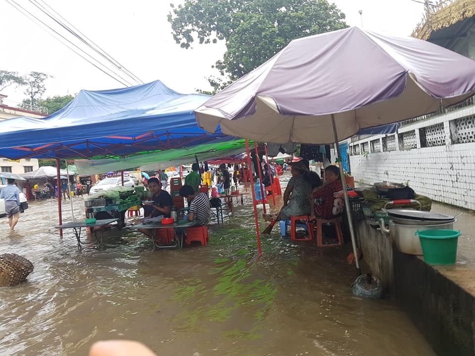 ရန္ကုန္တြင္ မိုးသည္းထန္စြာရြာသြန္းသျဖင့္ ၿမိဳ႕နယ္တခ်ဳိ႕ ေရႀကီးေရလွ်ံ