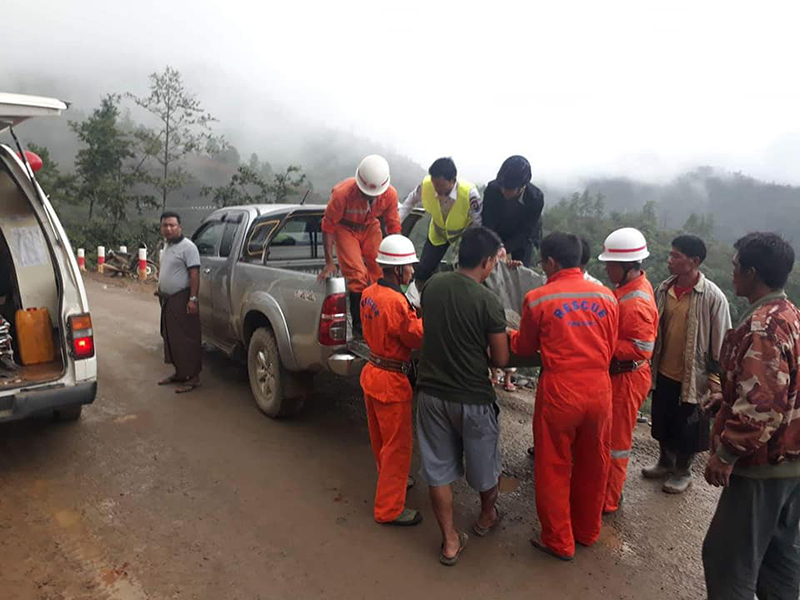 ဟားခါး-ဂန္႔ေဂါလမ္းတြင္ ကားေမွာက္ၿပီး ၁ ဦးေသ၊ ၂ ဦး ဒဏ္ရာရ