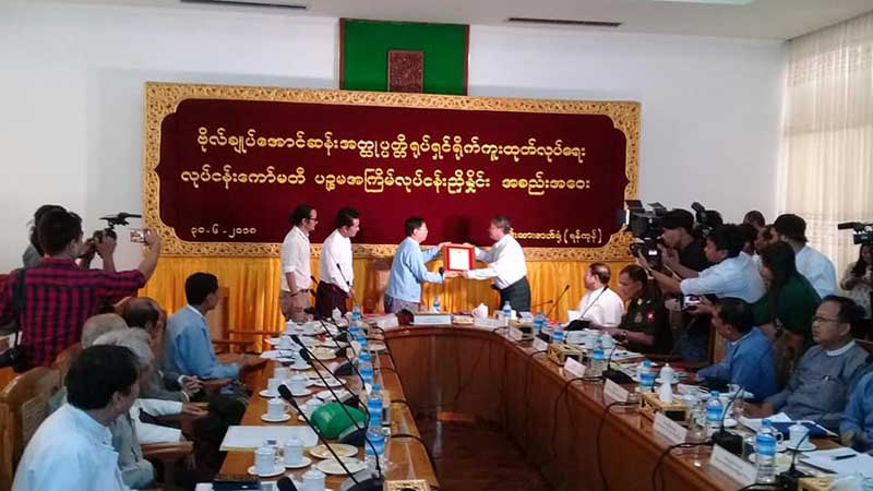 ဗိုလ္ခ်ဳပ္႐ုပ္ရွင္အတြက္ လုိသေလာက္လႉမည့္ အလႉရွင္မ်ားရွိဟု သူရဦးေအာင္ကုိေျပာ