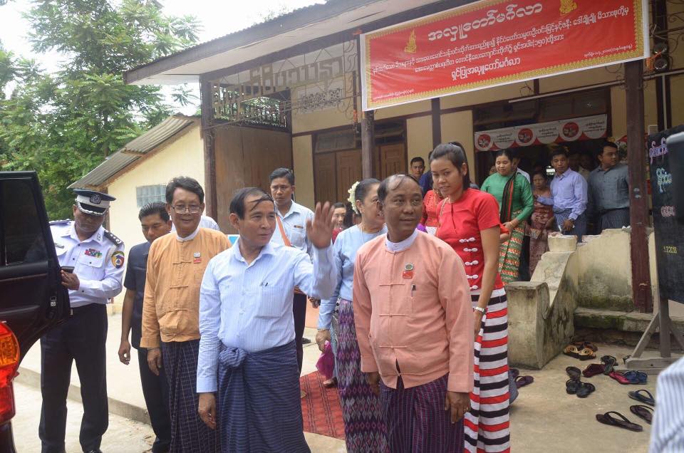 သမၼတဦး၀င္းျမင့္ မိသားစု ရွင္ျပဳအလွဴေတာ္မဂၤလာပြဲ က်င္းပျပဳလုပ္ (ဓာတ္ပံု)