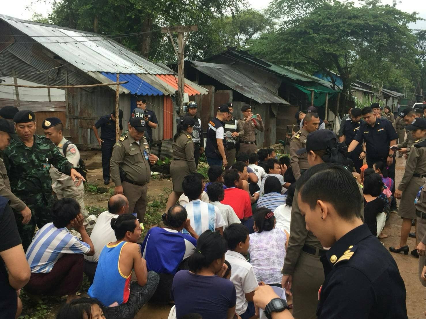 ျမန္မာေရႊ႕ေျပာင္းအလုပ္သမား ၆၀ေက်ာ္ မဲေဆာက္တြင္ ဖမ္းဆီးခံရ