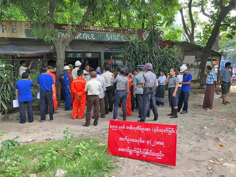 မႏၲေလး ေရႊတေခ်ာင္းအနီး လူေနဆိုင္ခန္းမ်ားကို ဖယ္ရွားရန္ အာဏာပိုင္မ်ား ေရာက္ရွိ (ဓာတ္ပံု)