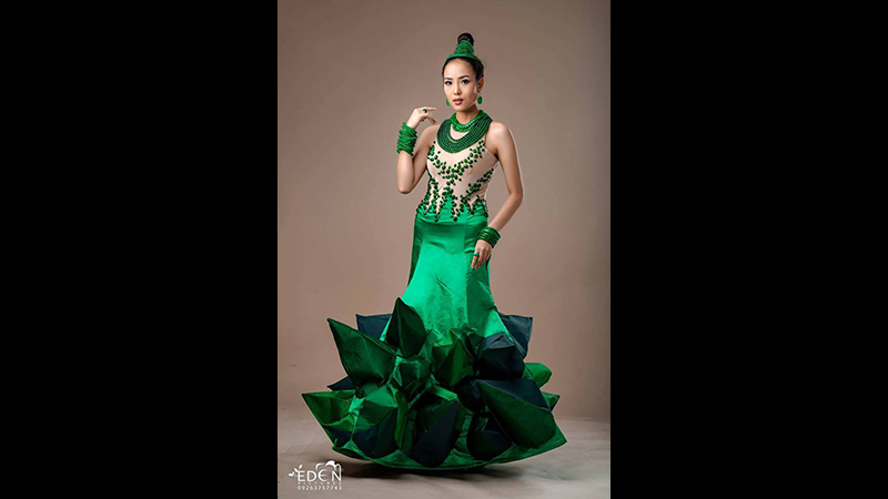 ေက်ာက္စိမ္းမင္းသမီးဝတ္စံုျဖင့္ World Beauty Queen အလွမယ္ၿပိဳင္ပြဲဝင္ ႐ို႕စလင္း(ဓာတ္ပံု)