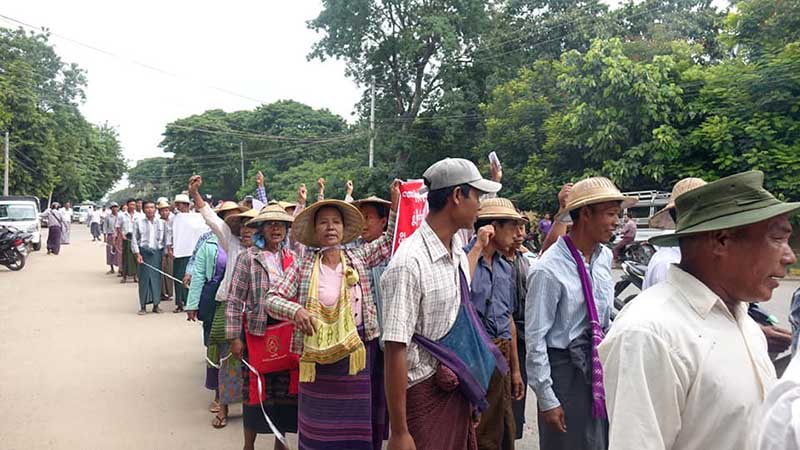ဂရိတ္ေဝါ ကုမၸဏီထုတ္ စပါးမ်ိဳးမသန္႔မႈအေပၚ ေတာင္သူမ်ား ဆႏၵျပ
