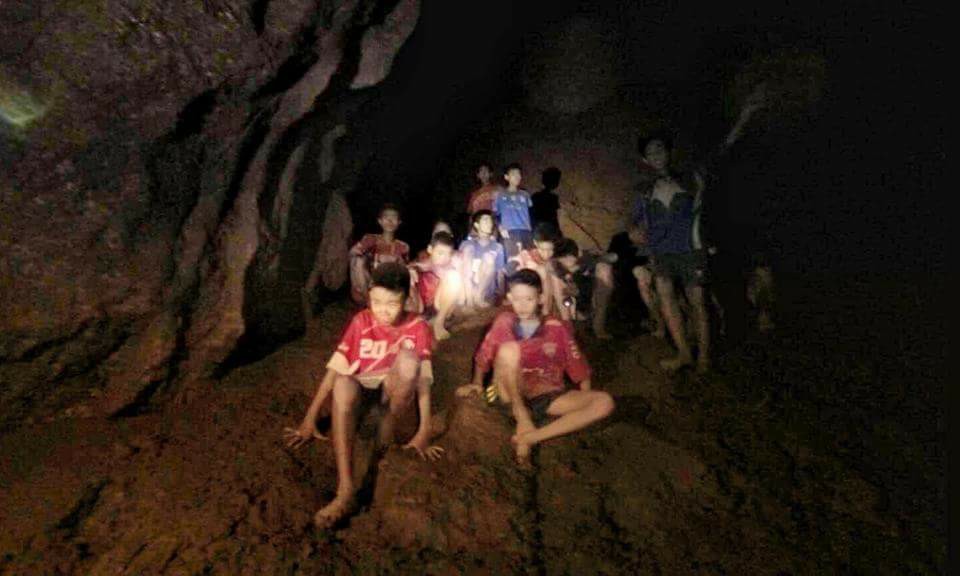 ဂူထဲပိတ္မိ ကေလးမ်ားကုိ ကယ္ဆယ္ေရး စတင္၊ ၂၄ နာရီအတြင္း ကယ္ထုတ္မည္