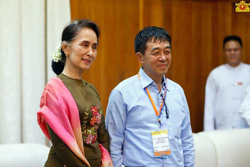 ေျမာက္ပိုင္းမဟာမိတ္ လက္နက္ကုိင္အဖြဲ႔ေခါင္းေဆာင္မ်ားႏွင့္ ေဒၚေအာင္ဆန္းစုၾကည္ေတြ႔ဆံု