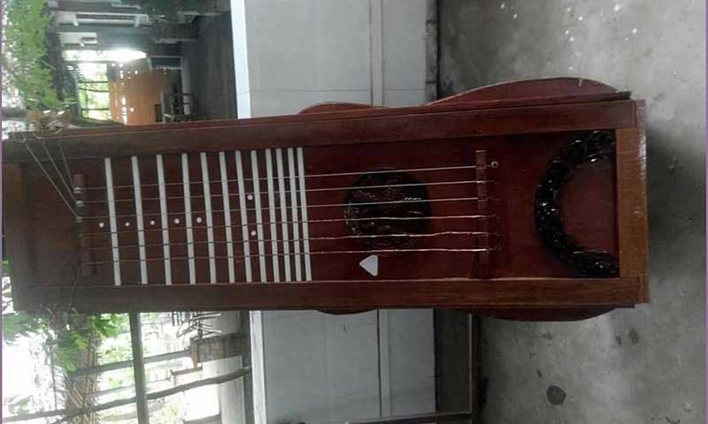 ကြယ္လြန္သူ ဂီတပညာရွင္ ဦးရဲလြင္အတြက္ ဂီတာပုံစံေခါင္းတလား ျပဳလုပ္ေပး
