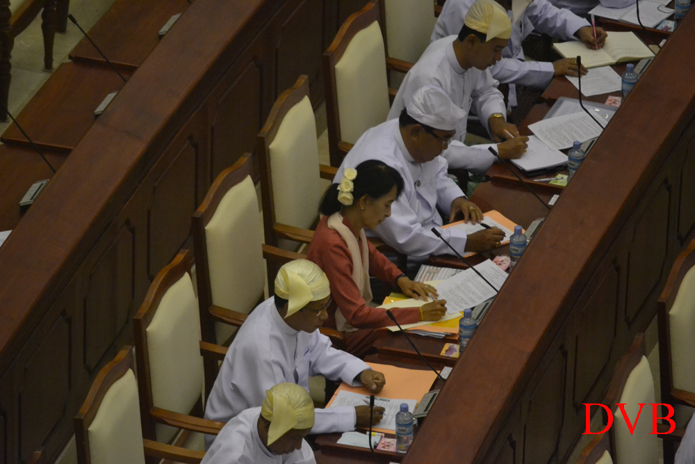 ျပည္သူ့လြွႊတ္ေတာ္နွင့္အမ်ဳိးသားလြွႊတ္ေတာ္ က်င္းပ (ဓာတ္ပုံ)