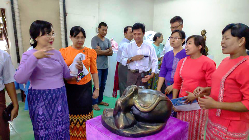 ပန္းပုပညာရွင္ ၇ ဦး၏ ေခတ္ၿပိဳင္ ပန္းပုျပပြဲ