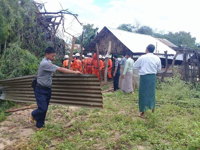 ေခ်ာက္ၿမိဳ႕နယ္၊ ႐ြာမေက်းရြာတြင္ ေလျပင္းတိုက္ခတ္၍ ေနအိမ္ ၈၇ လုံး ပ်က္စီး