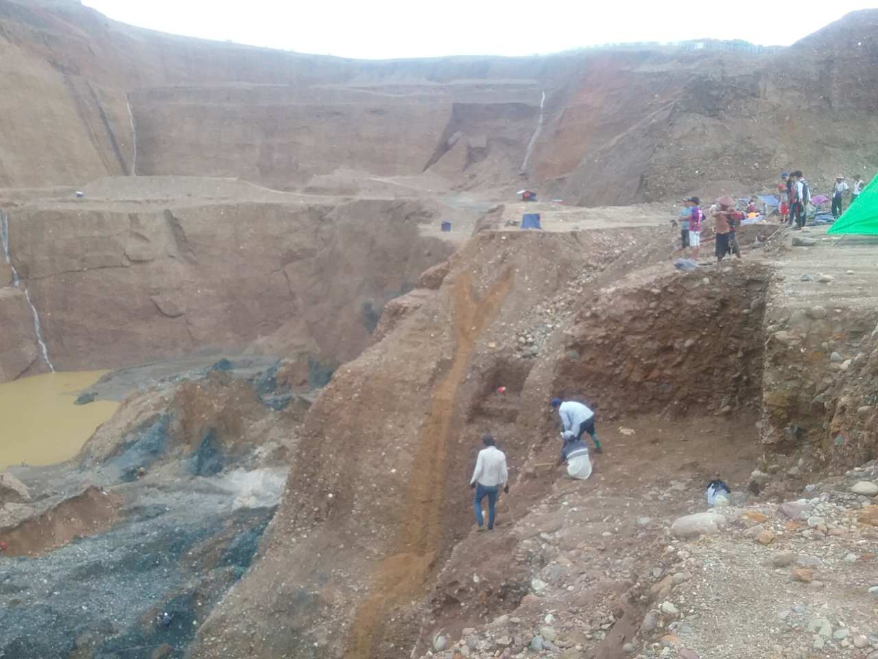 ဖားကန္႔တြင္ ေျမစာပံုထပ္မံၿပိဳက်၍ လူ ၂၀ ေက်ာ္ ေသဆံုးႏိုင္