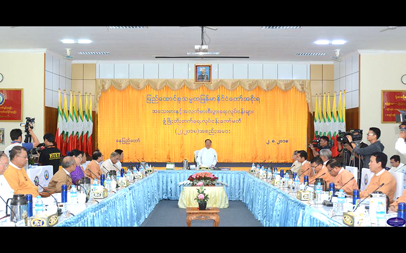 ‘Made in Myanmar’ ထုတ္ကုန္မ်ား ေရာင္းခ်ရန္ ဒုသမၼတ ဦးျမင့္ေဆြ တိုက္တြန္း