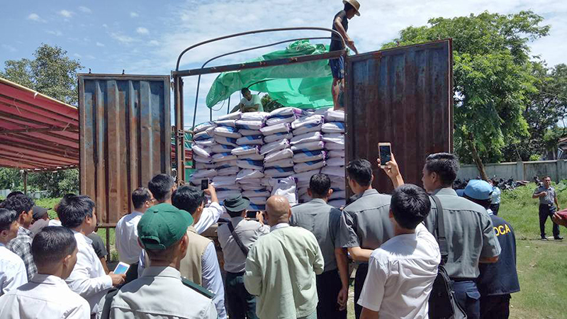 တ႐ုတ္ႏိုင္ငံမွ တရားမဝင္ ဝင္ေရာက္လာသည့္ ကုန္တင္ကားႀကီးမ်ားကို ဖမ္းဆီးစစ္ေဆးေန