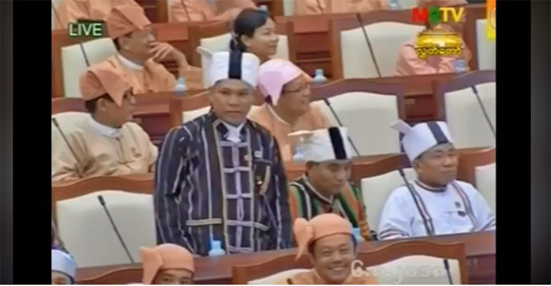 စကားႂကြယ္တဲ့ လႊတ္ေတာ္အမတ္ ဗီြဒီယို လူမႈကြန္ရက္တြင္ ပ်႔ံႏွ႔ံေန