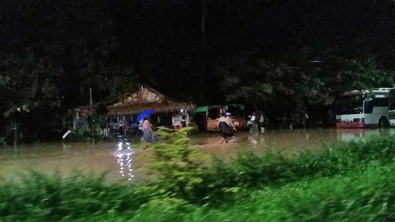 ပဲခူးတုိင္းတြင္ မုိးရြာသြန္းမႈေၾကာင့္ စပါးစုိက္ဧက ၁ သိန္းခြဲခန္႔ ေရလႊမ္းပ်က္စီး