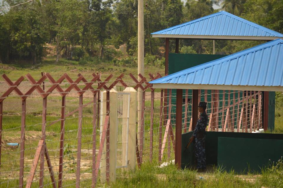 ARSA အဖြဲ႔ တုိက္ခုိက္မည့္သတင္းေၾကာင့္ ရခုိင္တြင္ ၁၇ ၿမိဳ႕နယ္လုံး လုံၿခံဳေရးတုိးျမႇင့္