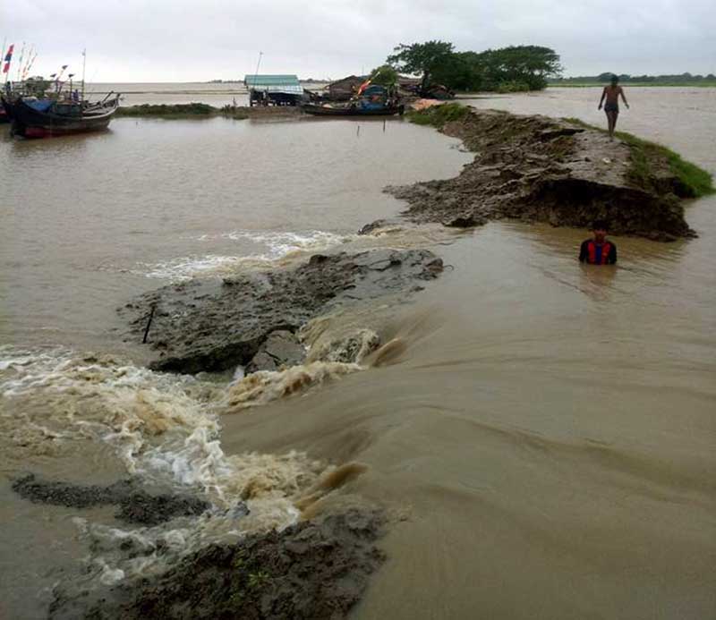 သံုးခြၿမဳိ႕နယ္တြင္ ပင္လယ္ဒီေရတက္ၿပီး တာက်ဳိး၊ ေနအိမ္အခ်ဳိ႕ ေမ်ာပါပ်က္စီး