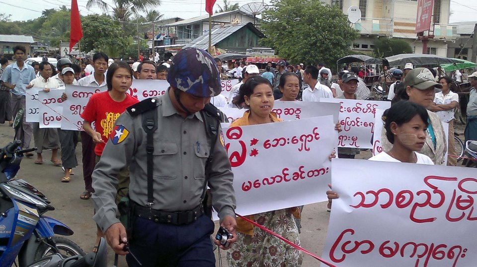 သာစည္ျမို့လယ္က ဓာတ္ဆီဆိုင္ ျမို့ျပင္ထုတ္ရန္ လွည့္လည္ဆနၵျပ