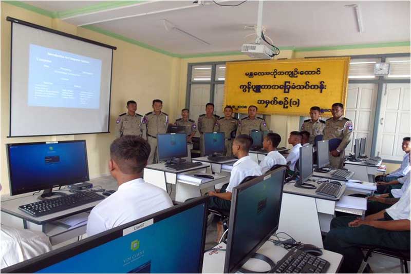 မႏၱေလးေထာင္တြင္ အက်ဥ္းသားမ်ားကို ကြန္ပ်ဴတာသင္တန္း ဖြင့္လွစ္သင္ၾကားေပးေန