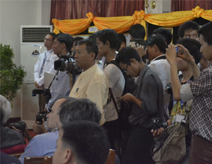 ရခိုင္ျပည္နယ္ပဋိပကၡအ​တြင္း​​ ၇၇ ဦး​ ​ေသဆုံးဟု အစုိးရေျပာ