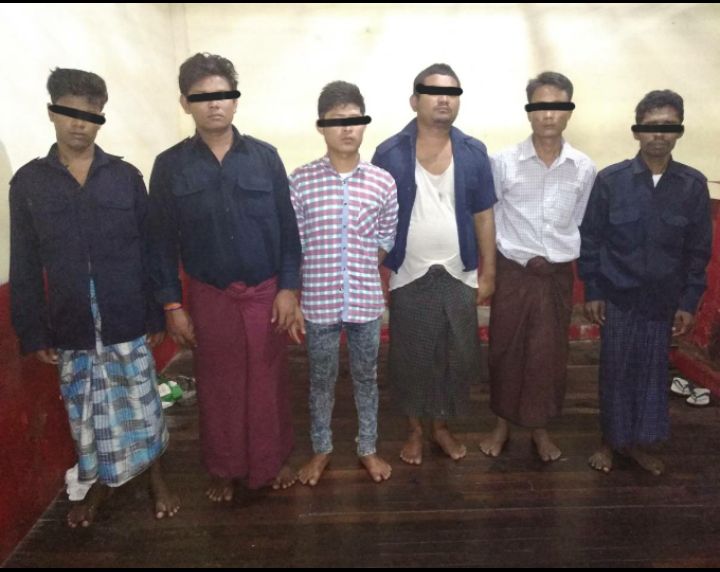 ရန္ကုန္ဘူတာႀကီးတြင္ ခရီးသည္ထံက မတန္တဆေငြေတာင္းသူမ်ား ဖမ္းဆီးခံရ