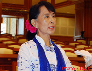 တကၠသိုလ္ပညာေရးဥပေဒ လြတ္လပ္မႈအားနည္းဟု ေဒၚေအာင္ဆန္းစုၾကည္  ေထာက္ျပ
