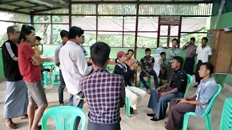 သံလြင္တံတားတြင္ တားဆီးခံရ၍ လမ္းေလၽွာက္ျပန္ခဲ့ရသည့္ ရခိုင္တစု ေတာင္ႀကီးေရာက္ရွိ