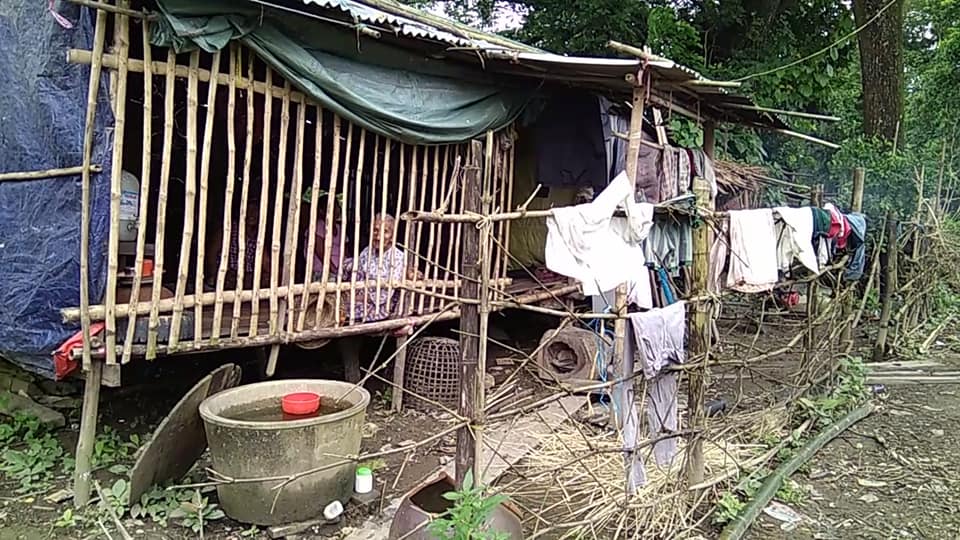 အေဖ်ာက္တြင္ ကမ္းပါးၿပိဳက်မႈေၾကာင့္  ရြာလုံးက်ြတ္ ေနစရာအခက္အခဲ ႀကံဳေတြ႔