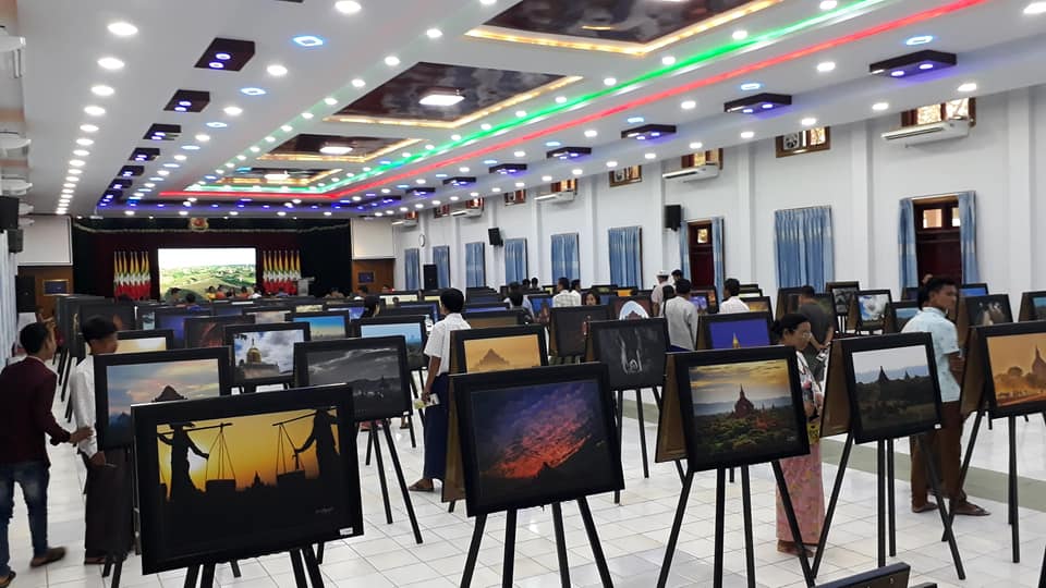 ႏုုလံုုးသားထဲပုုဂံ ေခါင္းစဥ္ျဖင့္ မံုရြာတြင္ ပထမဆံုးအႀကိမ္ ဓာတ္ပံုျပပဲြ ျပဳလုပ္
