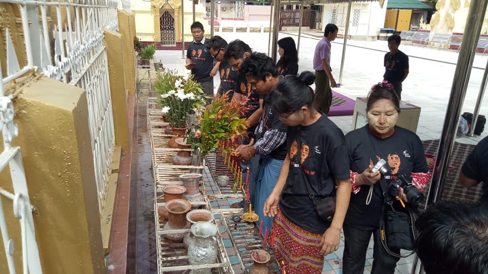 ဖမ္းဆီးခံသတင္းေထာက္မ်ားလြတ္ေျမာက္ေရး မံုရြာတြင္ ဆုေတာင္းပြဲျပဳလုပ္
