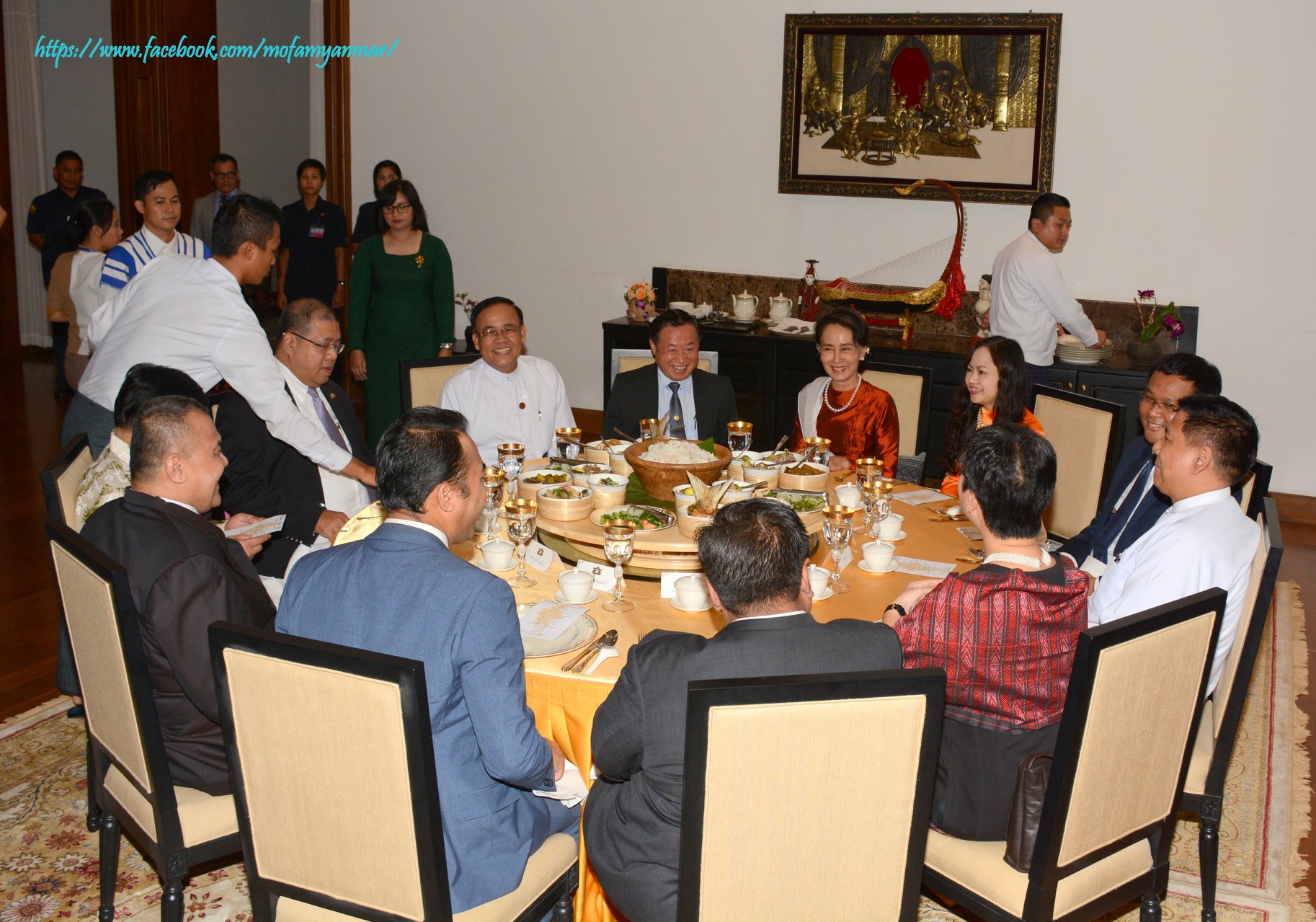 ျမန္မာႏိုင္ငံ၏ ေနာက္ဆုံးျဖစ္ေပၚတုိးတက္မႈအေျခအေန အာဆီယံသံအမတ္ႀကီးမ်ားကိုရွင္းျပ