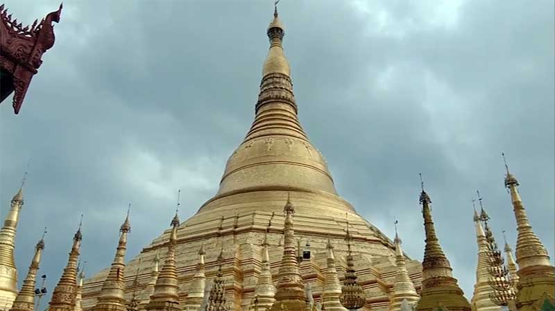 ေရႊတိဂုံေစတီ အေရာင္မွိန္ေရႊစင္ျပား အရည္အေသြးမျပည့္ပါက တရားစြဲႏုိင္ဟု ေဂါပကေျပာ