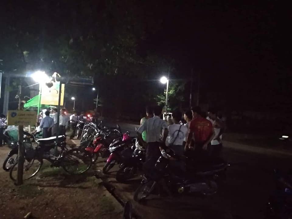 ဇီးကုန္းရဲစခန္းတြင္ ႐ုိက္ႏွက္မႈျဖစ္ပြားၿပီး အရပ္သား ၆ဦးႏွင့္ ရဲတပ္ဖြဲ႔ဝင္တခ်ဳိ႕ဒဏ္ရာရ
