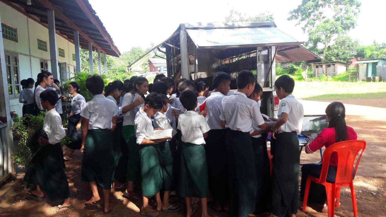 ေဒၚခင္ၾကည္ေဖာင္ေဒးရွင္း၏ ေရြ႕လ်ားစာၾကည့္တိုက္မ်ား ျပည္နယ္/တိုင္း ၁၀ ခုတြင္ဖြင့္လွစ္