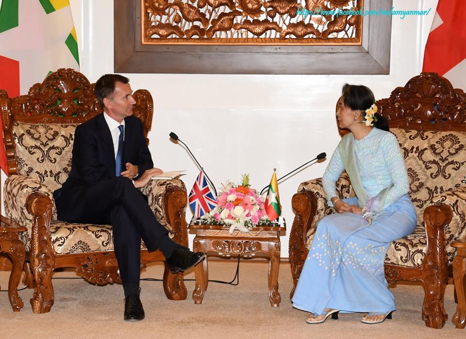 ရခုိင္အေရးကိစၥ ျမန္မာႏွင့္ ၿဗိတိန္ႏိုင္ငံျခားေရး၀န္ႀကီး ေတြ႔ဆံုေဆြးေႏြး