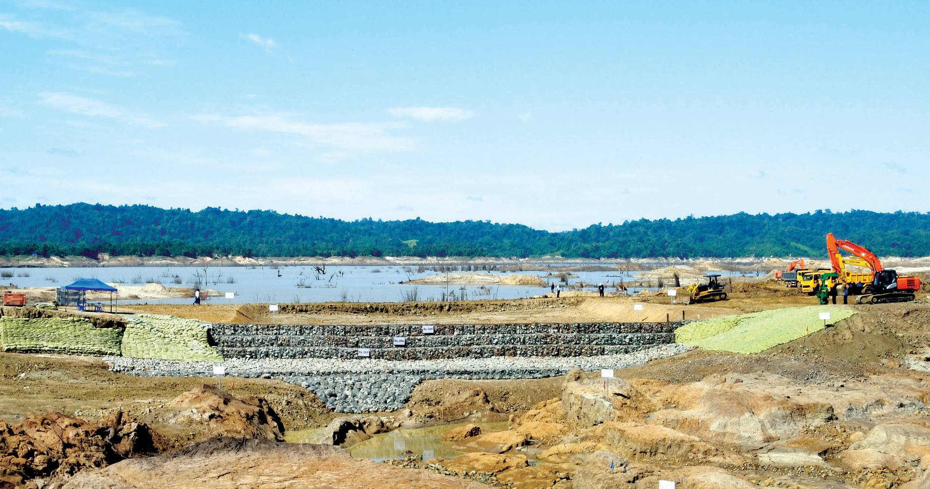 ဆြာေခ်ာင္းေရလႊမ္းခံရြာမ်ားကို စံျပေက်းရြာအျဖစ္ စနစ္တက်တည္ေဆာက္ရန္ ဒုသမၼတ ေျပာ