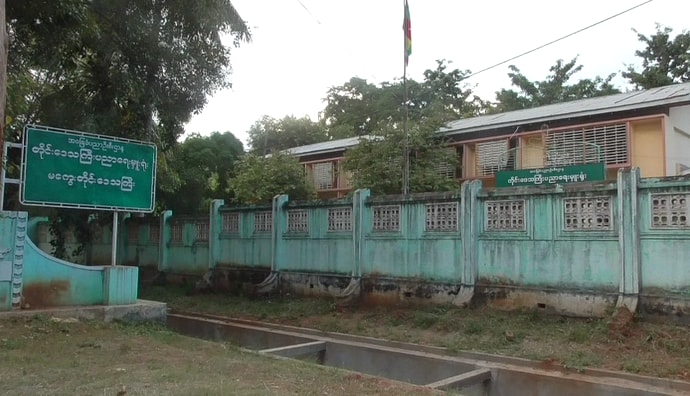 မ​ေကြးတိုင္းတြင္ အထက္​တန္​းျပ ဆရာ၊ ဆရာမ  ၃၀၀ ​ေက်ာ္​​လိုအပ္​​ေန