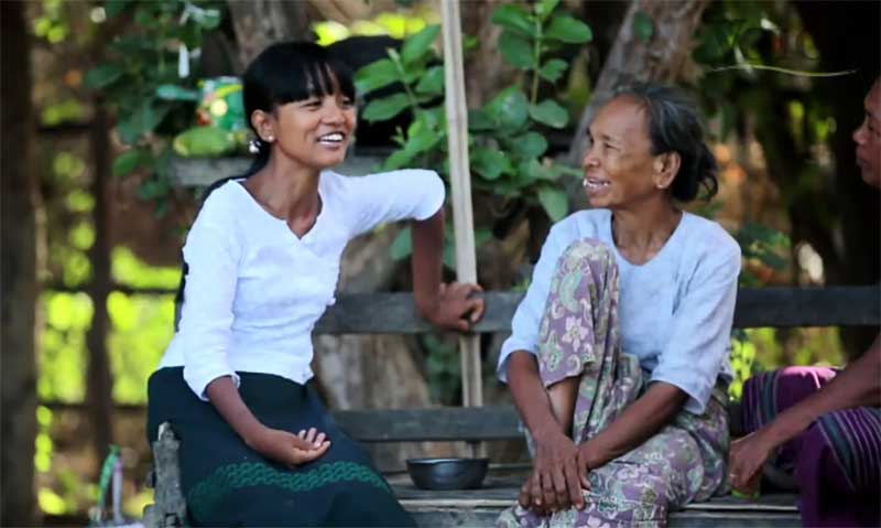 မသန္စြမ္း ေစတနာ့၀န္ထမ္းဆရာမေလး ေဒၚအိအိညိမ္း မီးအိမ္ရွင္ဆရာဆုရရွိ