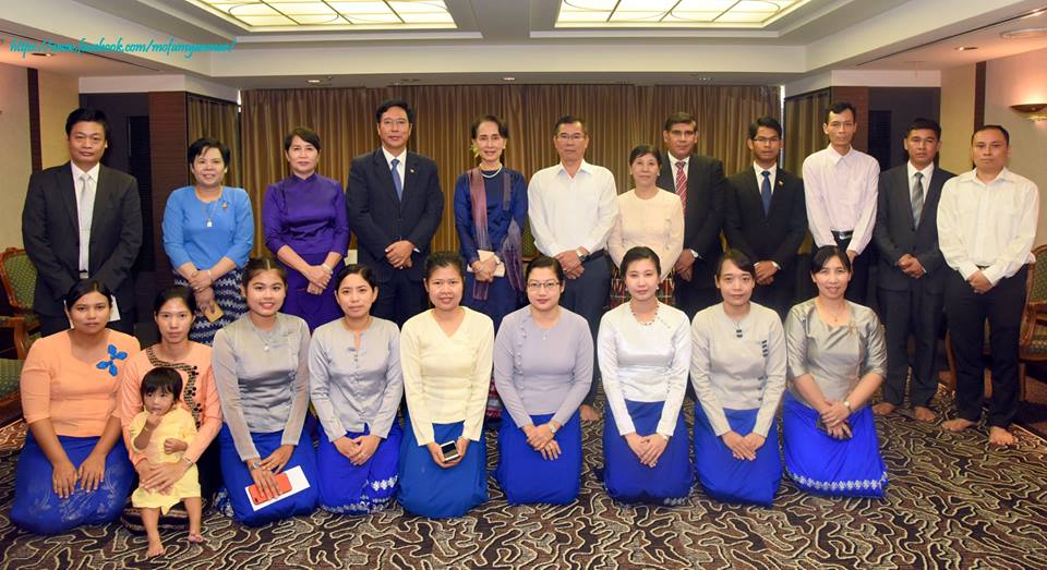 ေဒၚေအာင္ဆန္းစုၾကည္ ဂ်ပန္ႏိုင္ငံဆိုင္ရာ ျမန္မာသံ႐ုံး ဝန္ထမ္းမ်ားႏွင့္ေတြ႔ဆံု