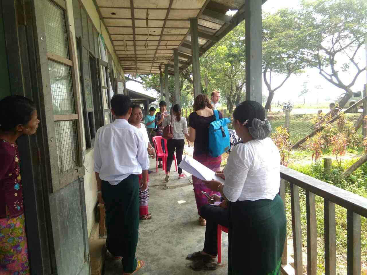 ေမာင္ေတာရွိ စာသင္ေက်ာင္​းမ်ားကို  ၾသစေၾတးလ်သံတမန္အဖြဲ႔ ကြင္းဆင္းေလ့လာ