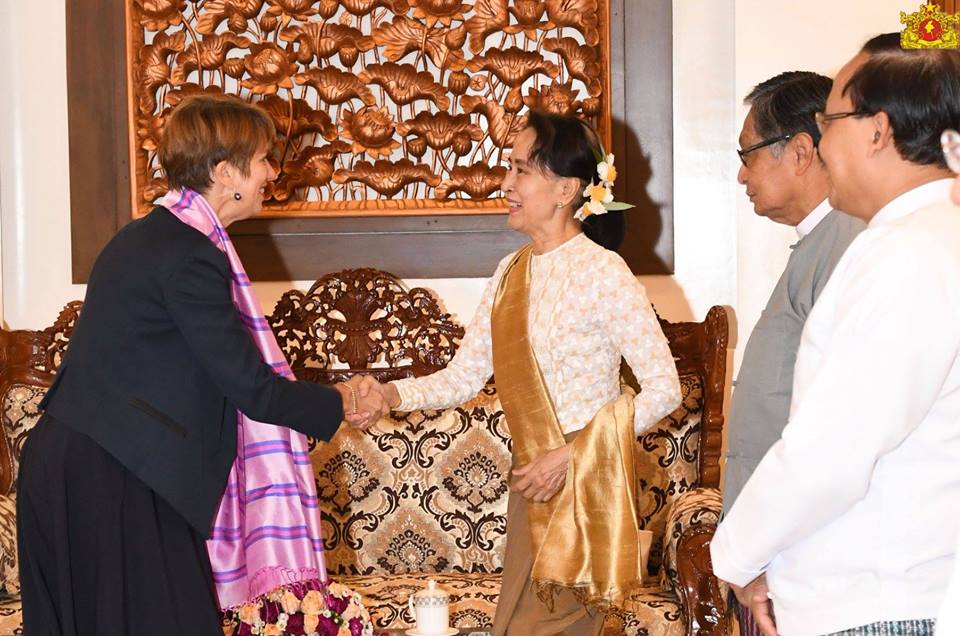 ေဒၚေအာင္ဆန္းစုၾကည္ႏွင့္ ကုလအထူးကုိယ္စားလွယ္တုိ႔ စိန္ေခၚမႈမ်ား ေျဖရွင္းေရး ေဆြးေႏြး