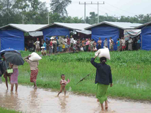 ဧရာ၀တီနွင့္ပဲခူးတုိင္းတြင္ ေရေဘးဒုကၡသည္မ်ား အကူအညီလုိအပ္