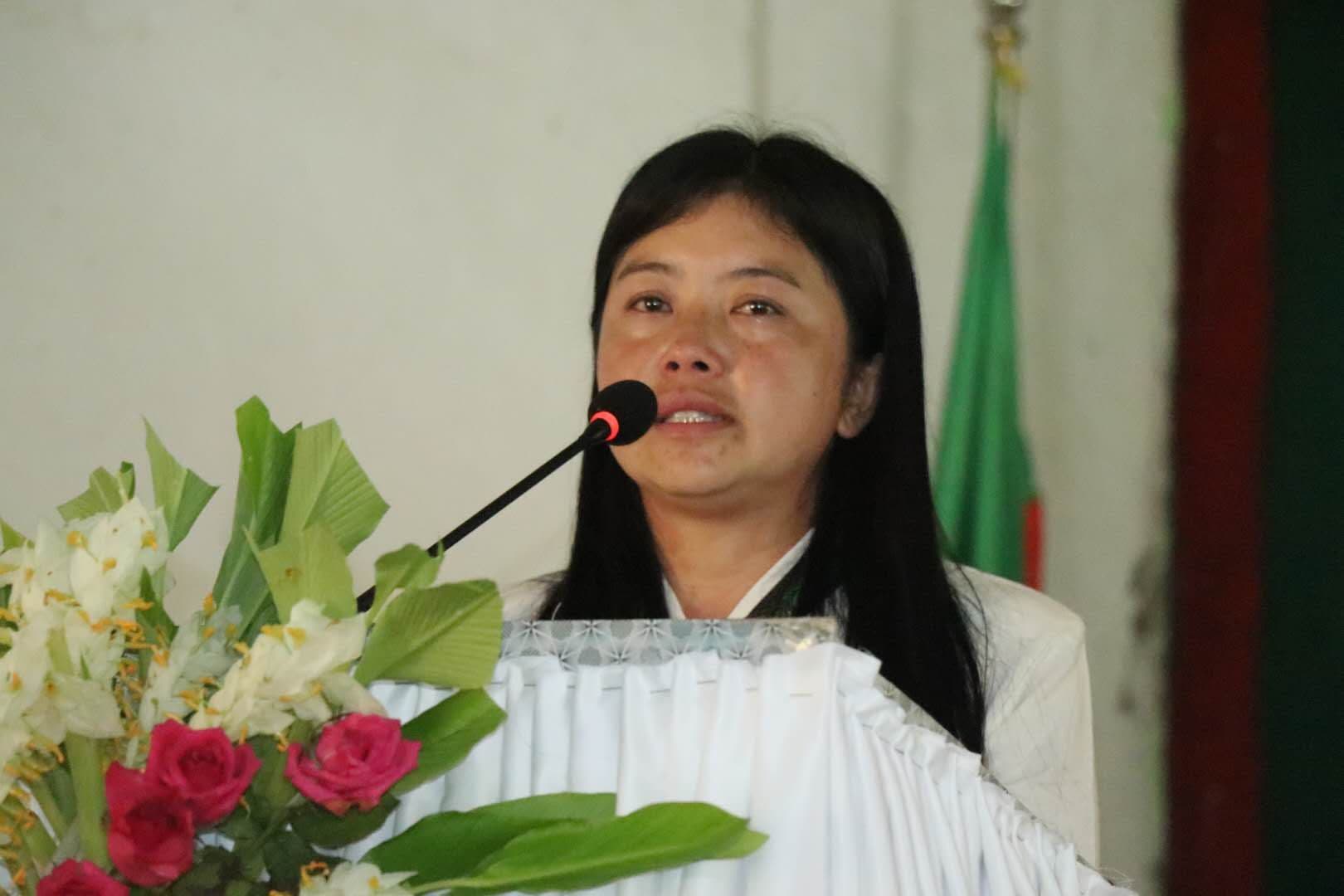 နန္းမိုဟြမ္အား သက္ဆိုင္ရာေဆြမ်ိဳးထံ အခမ္းအနားျဖင့္ ျပန္လည္အပ္ႏွံ