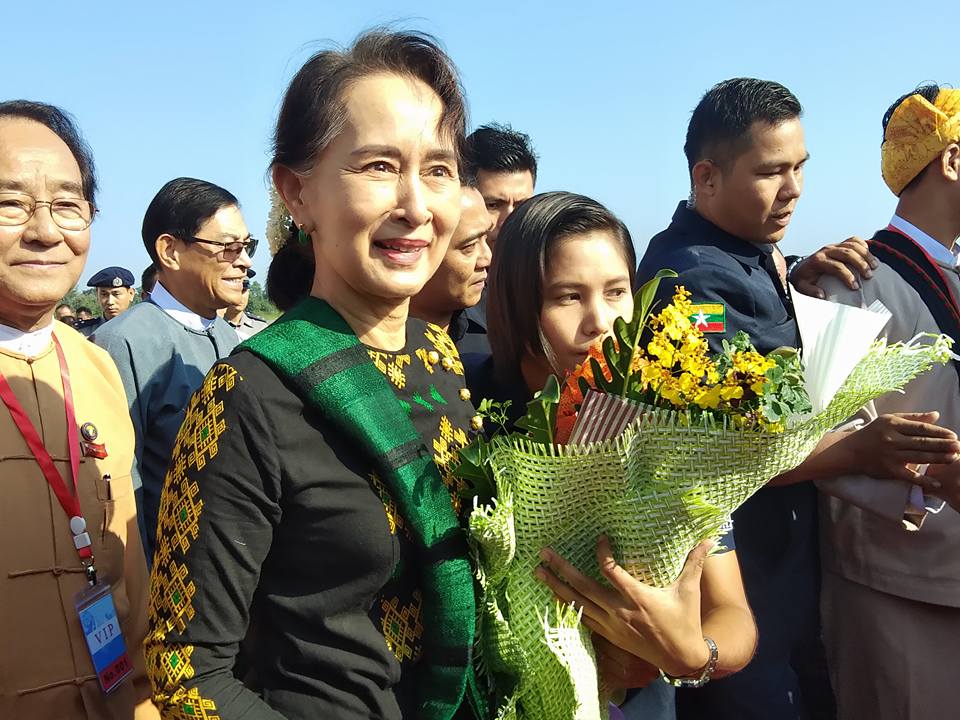 ေဒၚေအာင္ဆန္းစုၾကည္ ျမစ္ႀကီးနားကုိ ေရာက္ရွိ