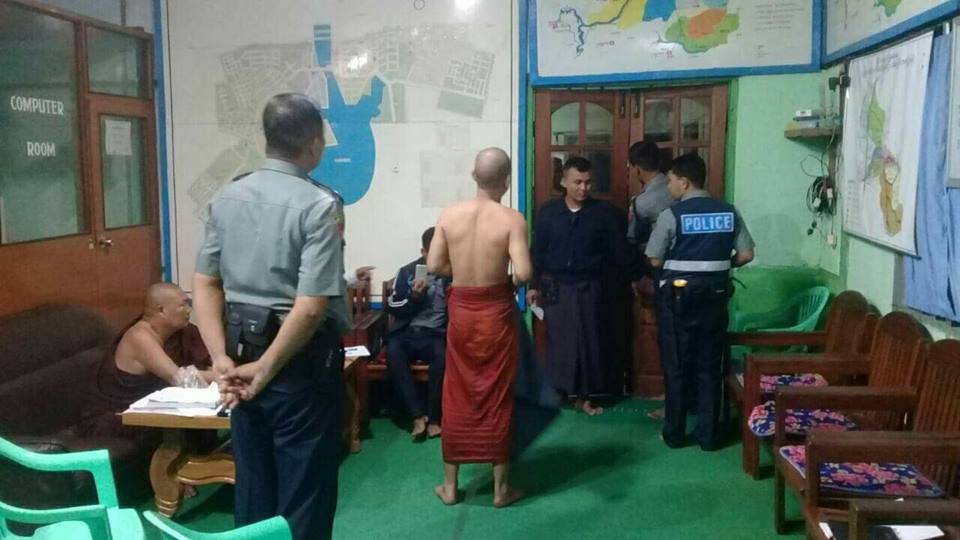 ကားျဖင့္ ဆိုင္ကယ္ ၃ စီးအား တိုက္ခဲ့သည့္ သံဃာတပါးကုိ အမႈဖြင့္