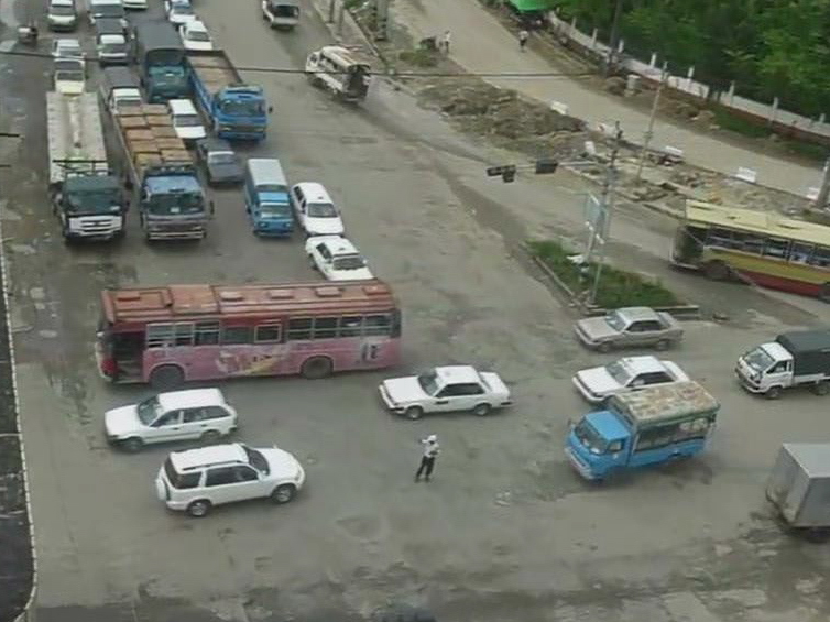 ရန္ကုန္ျမို့တြင္ ယာဥ္ေၾကာပိတ္ဆို့မႈ ပိုမိုမ်ားျပား