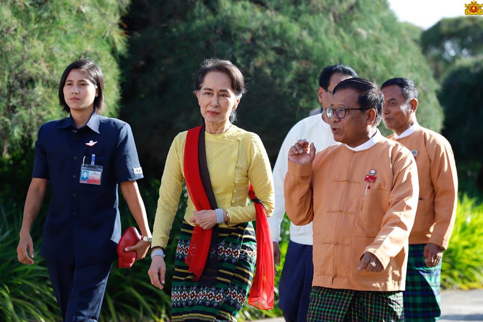 ခ်င္းျပည္နယ္ ေတာင္ႏွင္ေျမာက္ စိတ္၀မ္းမကြဲဘဲ ညီညြတ္ၾကရန္ အတုိင္ပင္ခံ တုိက္တြန္း