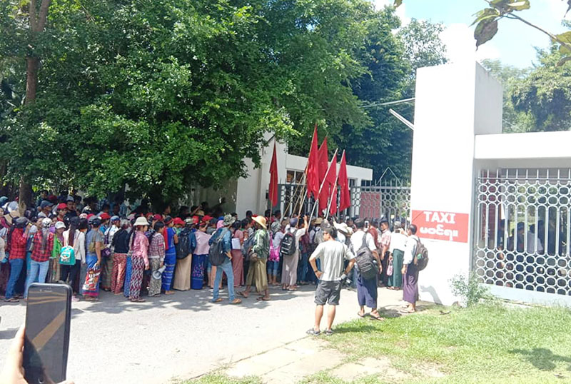 အလုပ္​ထုတ္​ခံ ဖုယြင္စက္႐ုံ အလုပ္​သမား ၃၀ ေက်ာ္​ကို ျပန္​ခန္​႔ရန္ အလုပ္​ရွင္ သ​ေဘာတူ