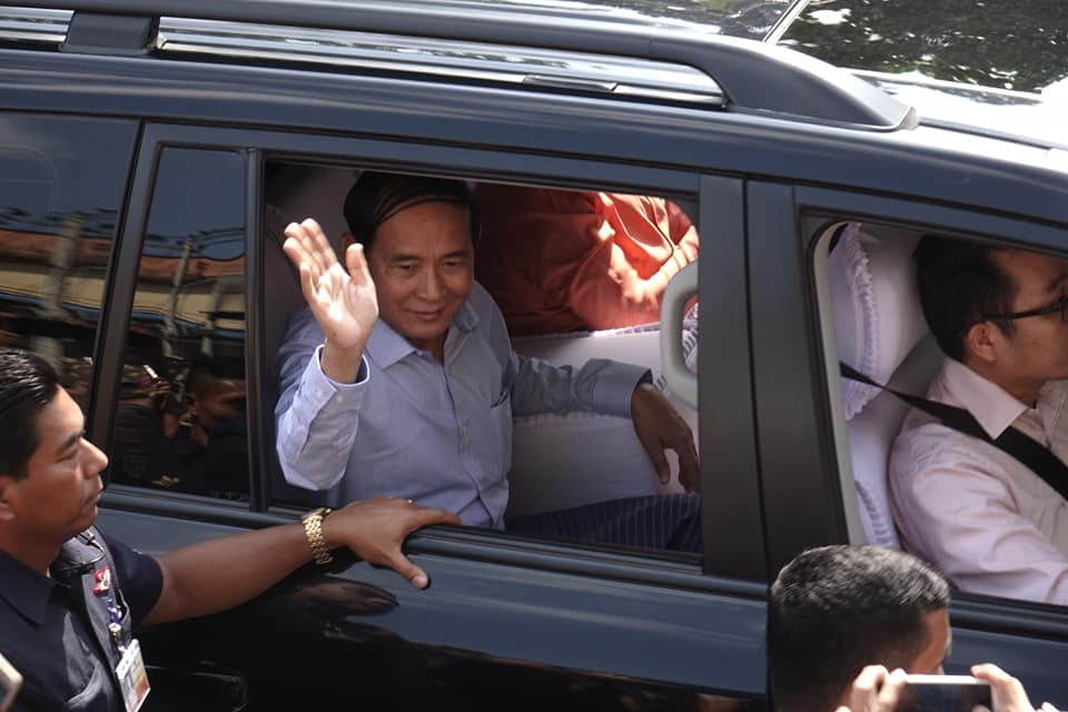 ႏိုင္ငံေတာ္ သမၼတ ဦးဝင္းျမင့္ တာေမြမဲ႐ံုတြင္ လာေရာက္ ဆႏၵမဲေပး